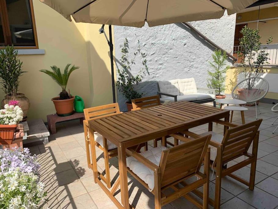 Appartement La Dolce Vita à Intra Extérieur photo